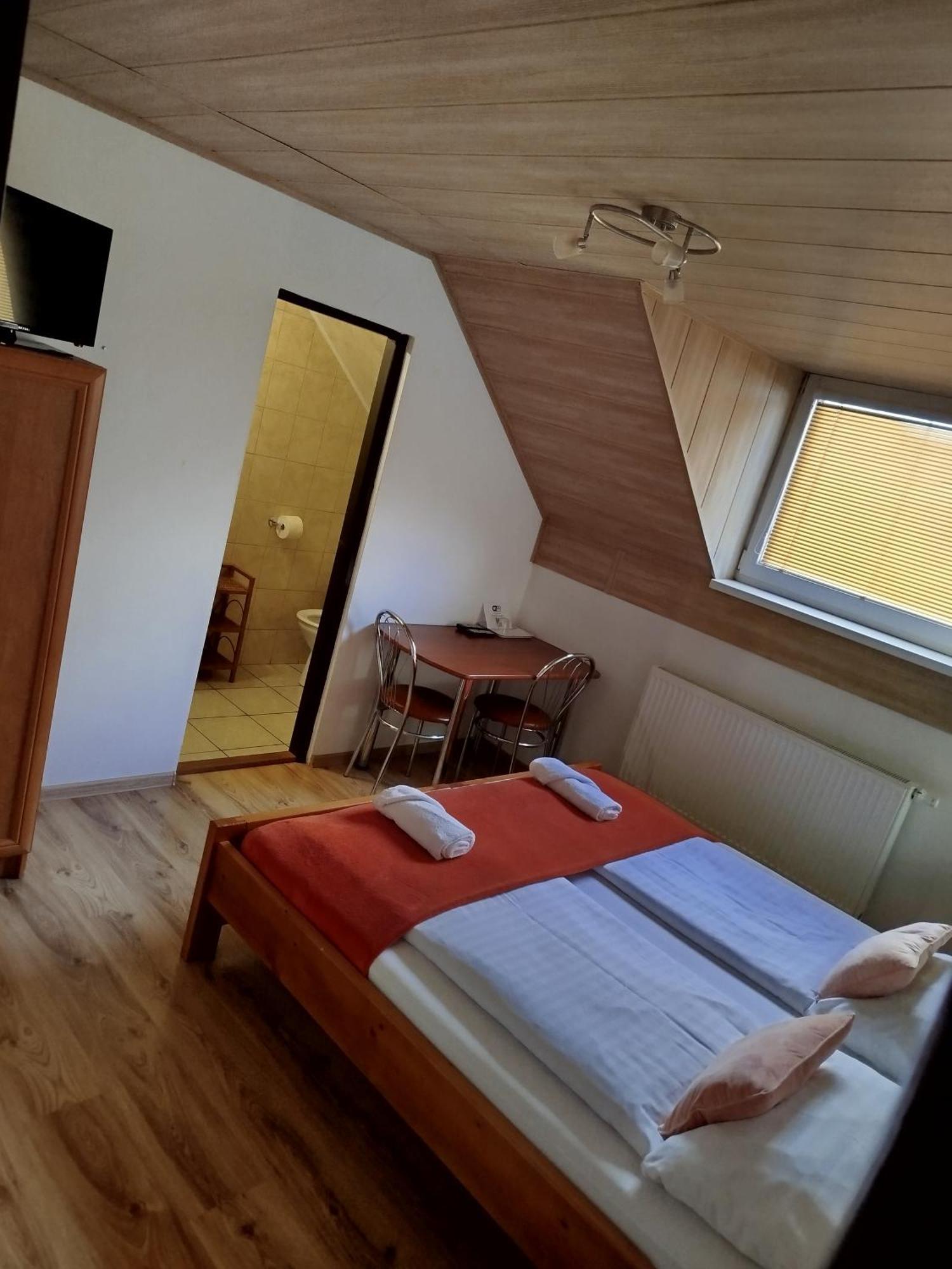 Guest House Kovalik Sucha Hora ภายนอก รูปภาพ