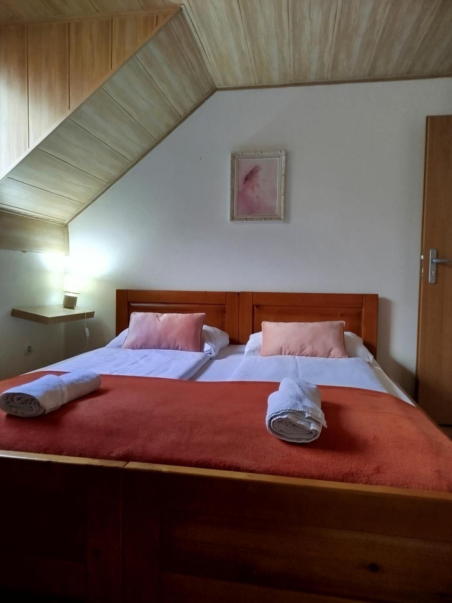 Guest House Kovalik Sucha Hora ภายนอก รูปภาพ