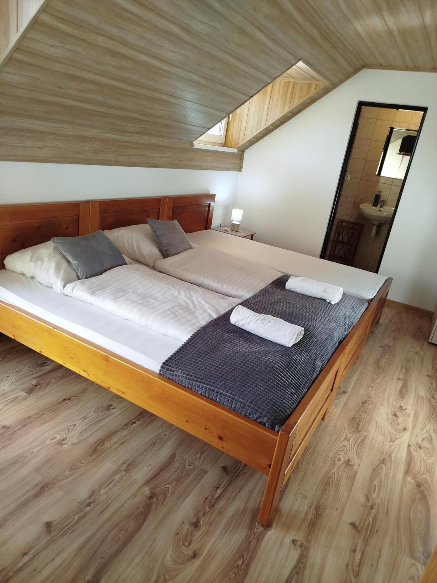 Guest House Kovalik Sucha Hora ภายนอก รูปภาพ