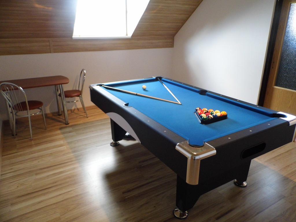 Guest House Kovalik Sucha Hora ภายนอก รูปภาพ